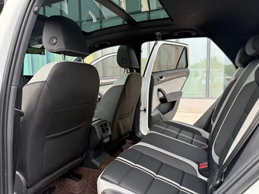 Volkswagen T-Roc T-ROC 2025 300TSI DSG 2WD Chenguang Edition 2025 — миниатюра 3