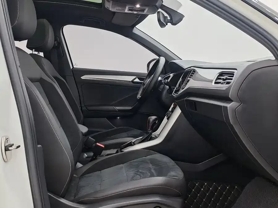 Volkswagen T-Roc T-ROC 2022 280TSI DSG 2WD R-Line Pro PLUS 2022 — миниатюра 3
