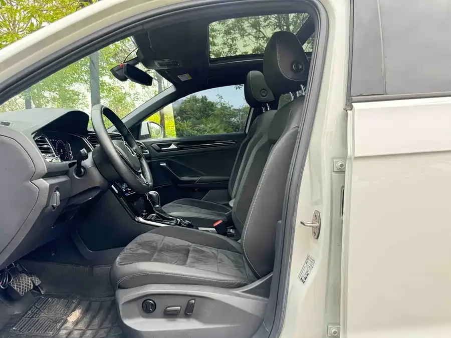 Volkswagen T-Roc T-ROC 2021 280TSI DSG four-wheel drive luxury smart connected version 2022 — миниатюра 3