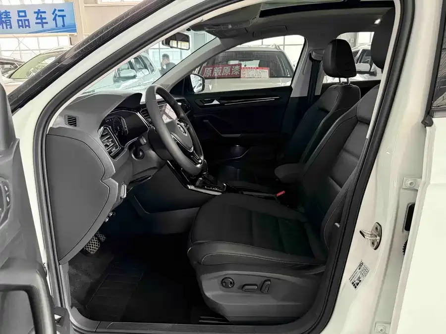 Volkswagen T-Roc T-ROC 2022 280TSI DSG 2WD Comfort PLUS 2023 — миниатюра 3