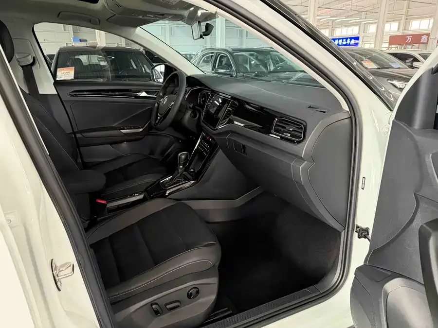 Volkswagen T-Roc T-ROC 2022 280TSI DSG 2WD Comfort PLUS 2023 — миниатюра 5