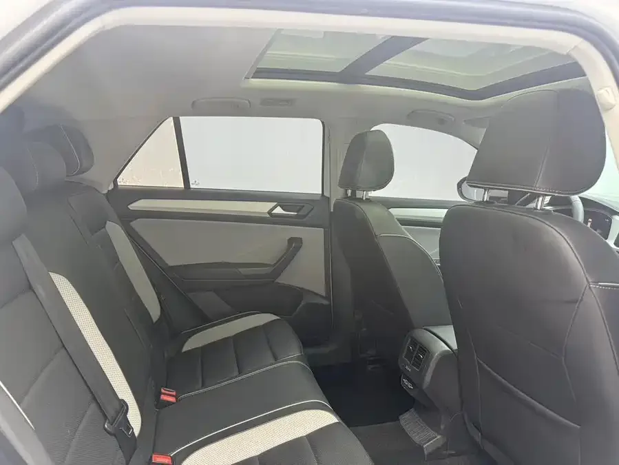 Volkswagen T-Roc T-ROC 2024 280TSI DSG 2WD Time Edition 2023 — миниатюра 3