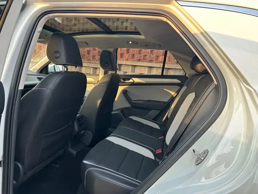 Volkswagen T-Roc T-ROC 2023 280TSI DSG 2WD Time Edition 2023 — миниатюра 2