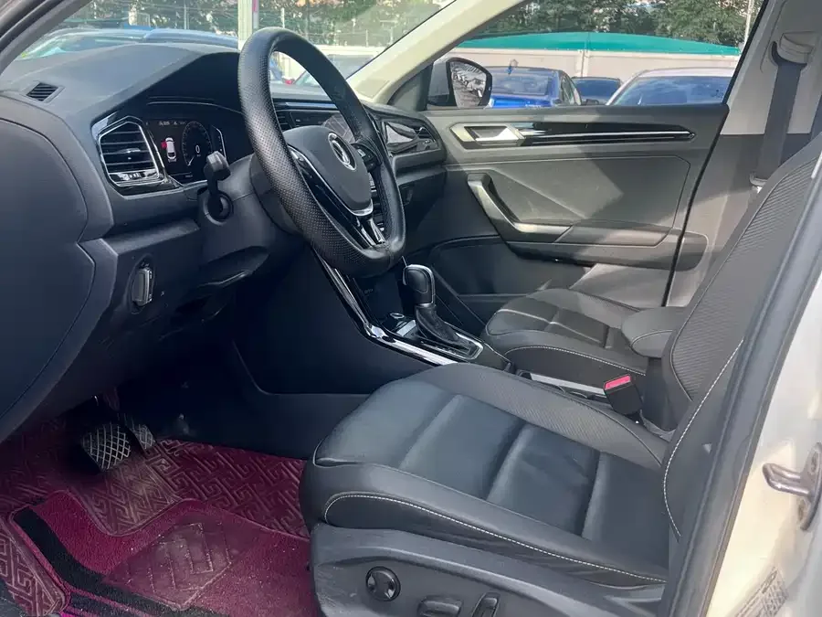 Volkswagen T-Roc T-ROC 2022 280TSI DSG 2WD Comfort PLUS 2023 — миниатюра 3