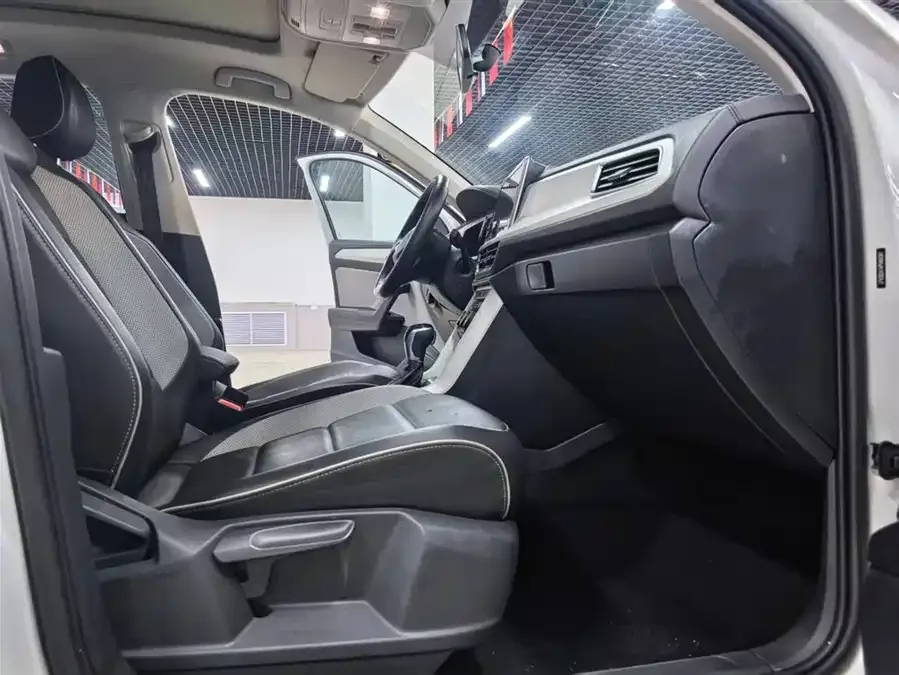 Volkswagen T-Roc T-ROC 2023 280TSI DSG 2WD Time Edition 2023 — миниатюра 3