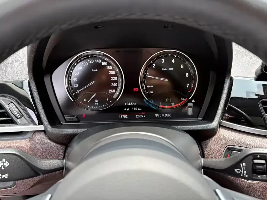 BMW X1 2022 sDrive20Li Exclusive Model 2023 — миниатюра 5