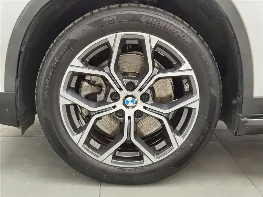 BMW X1 2022 sDrive25Li Leading Edition 2023 — миниатюра 5