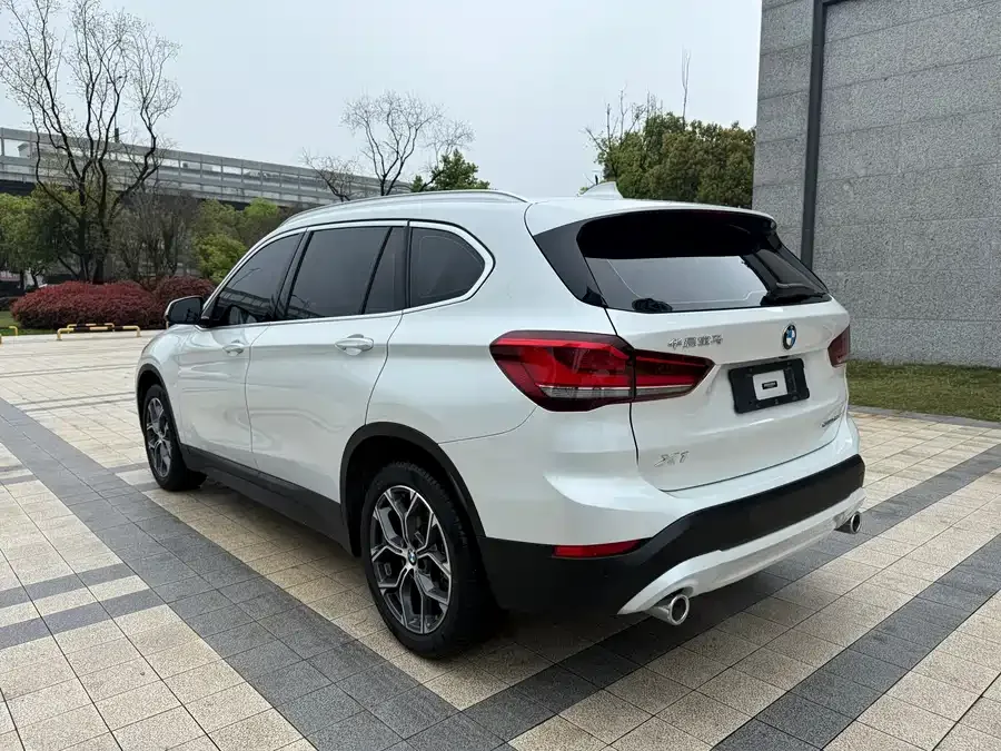 BMW X1 2022 sDrive25Li Leading Edition 2022 — миниатюра 4