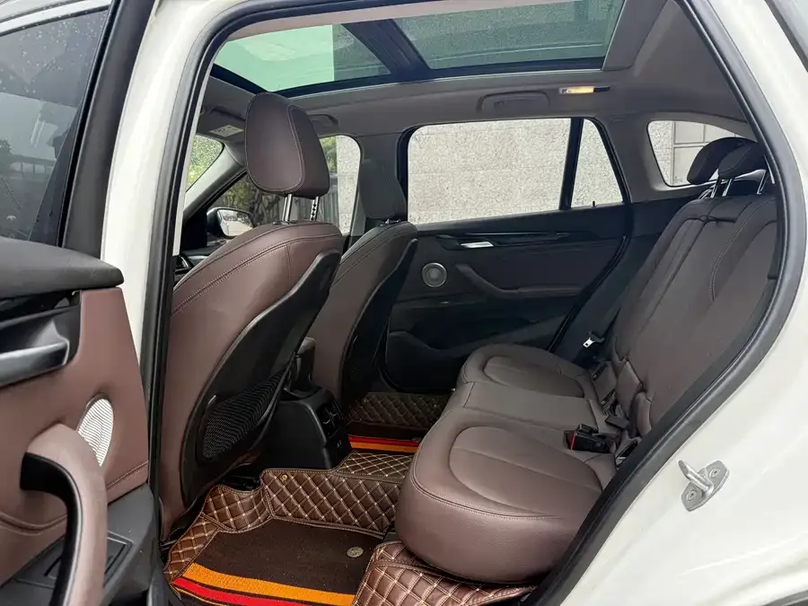 BMW X1 2022 sDrive25Li Leading Edition 2022 — миниатюра 5