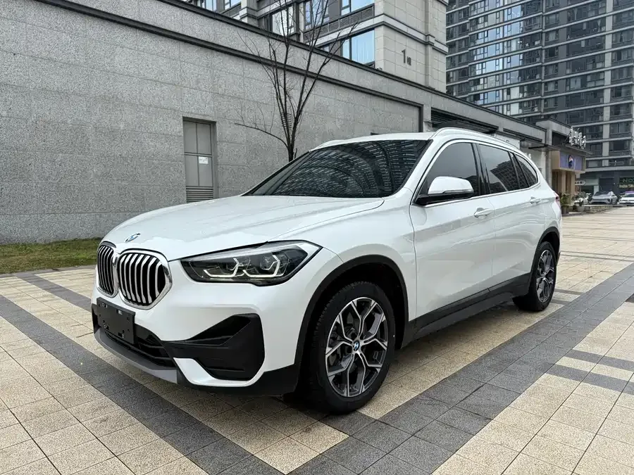 BMW X1 2022 sDrive25Li Leading Edition 2022 — фото 1, купить с доставкой в Москву