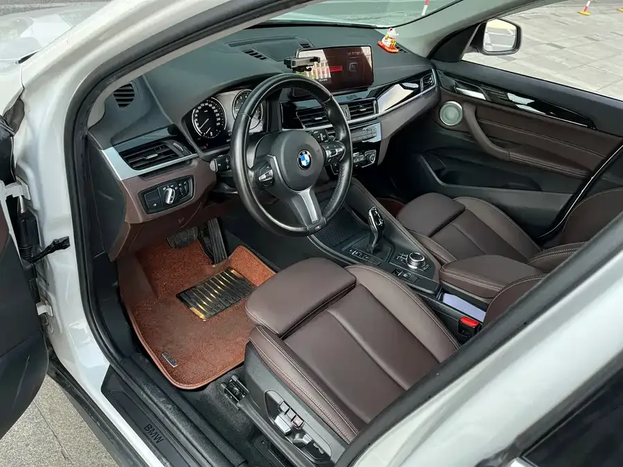 BMW X1 2022 sDrive25Li Leading Edition 2023 — миниатюра 3