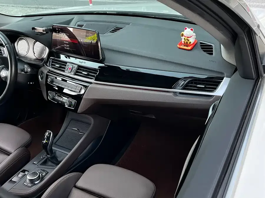 BMW X1 2022 sDrive25Li Leading Edition 2023 — миниатюра 4