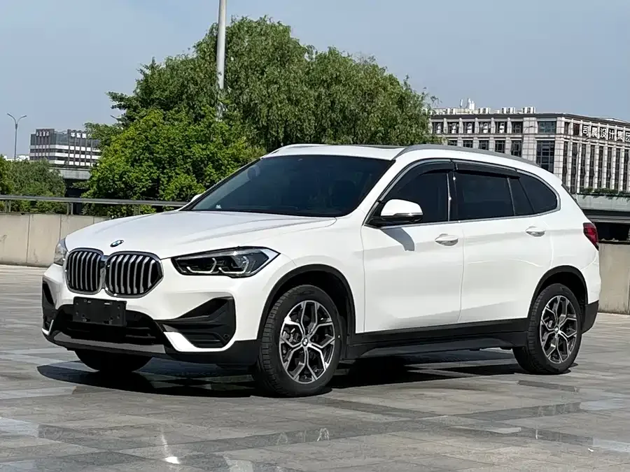 BMW X1 2022 sDrive25Li Leading Edition 2023 — фото 1, купить с доставкой в Москву