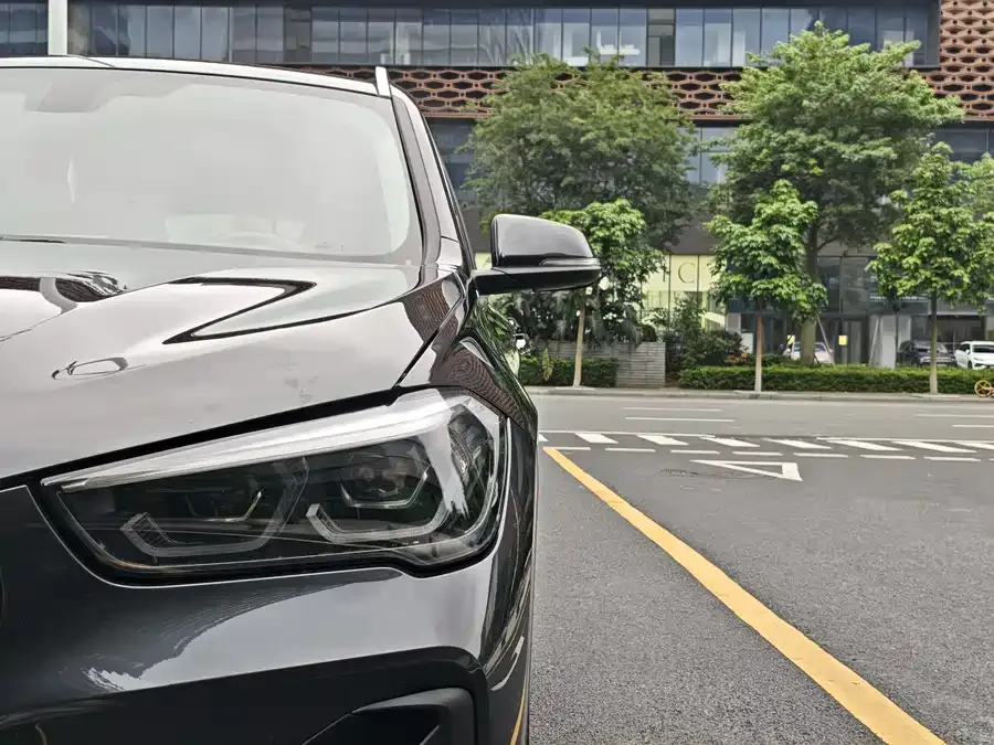 BMW X1 2022 sDrive25Li Leading Edition 2022 — миниатюра 5