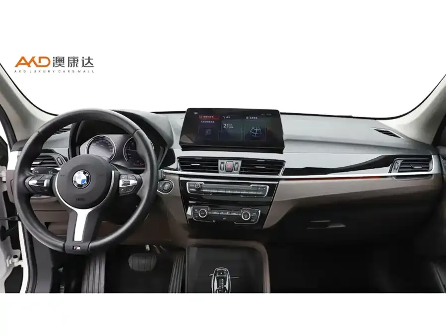 BMW X1 2022 sDrive25Li Leading Edition 2023 — миниатюра 2