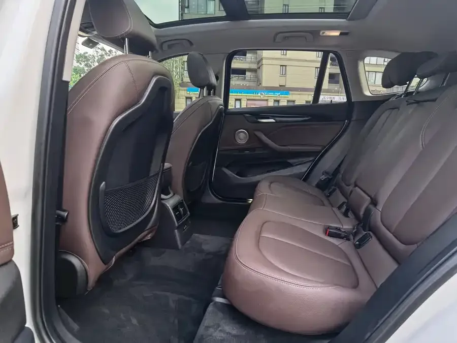 BMW X1 2022 sDrive25Li Leading Edition 2022 — миниатюра 5