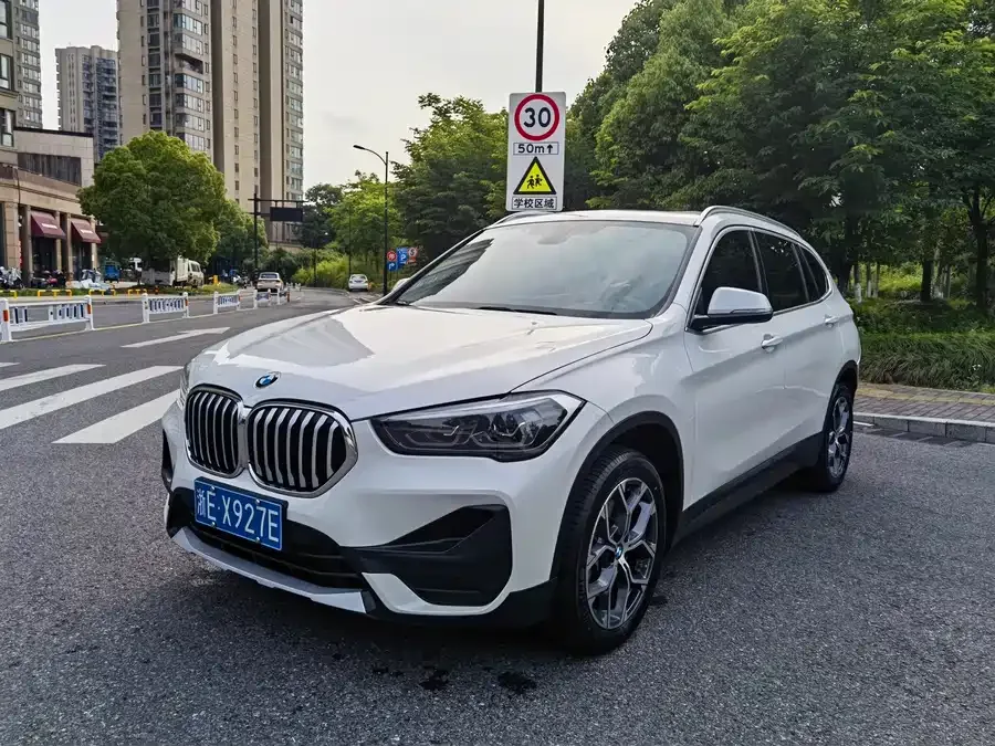 BMW X1 2022 sDrive25Li Leading Edition 2022 — фото 1, купить с доставкой в Москву