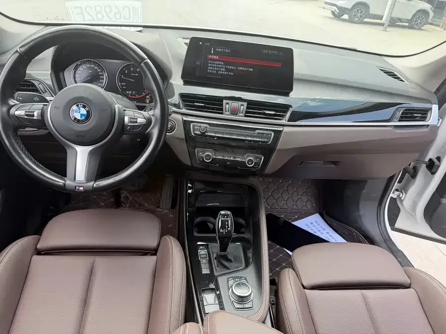 BMW X1 2022 sDrive20Li Fashion Edition 2023 — миниатюра 3