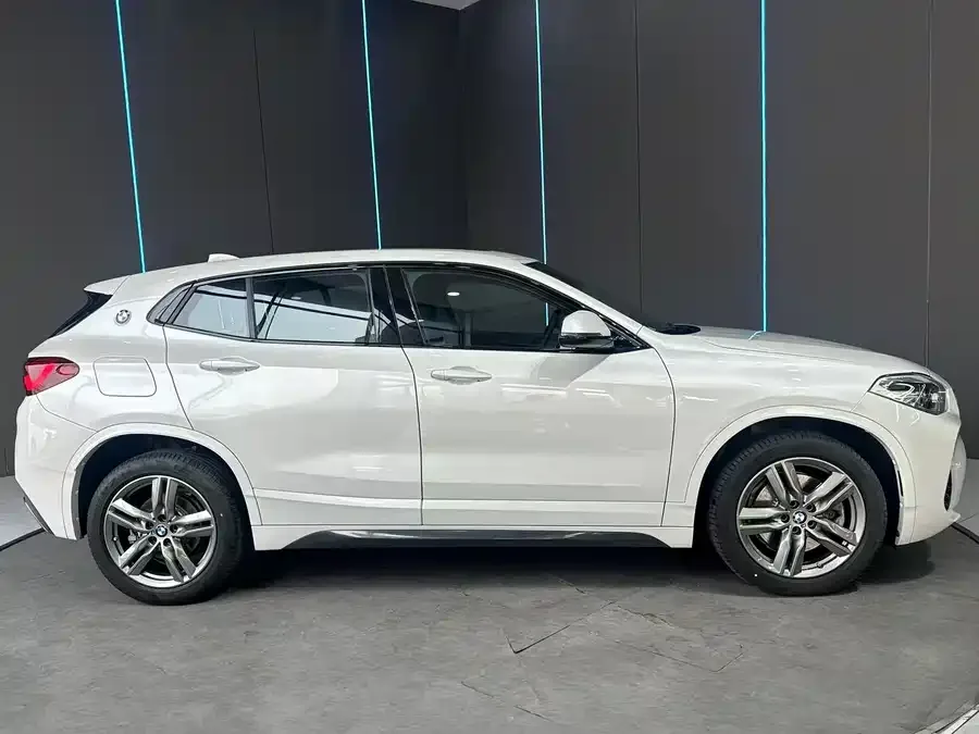 BMW X2 2021 facelift sDrive25i M Sport package 2022 — миниатюра 4