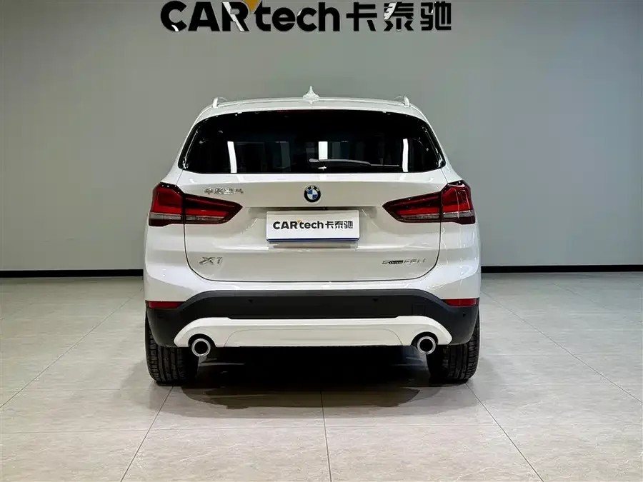 BMW X1 2022 sDrive25Li Leading Edition 2023 — миниатюра 2