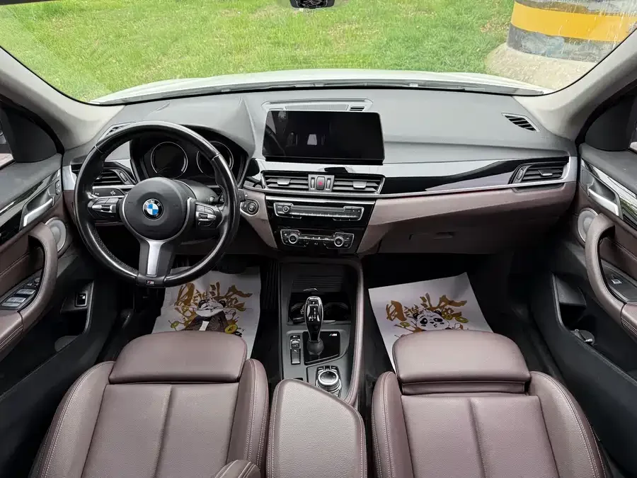 BMW X1 2022 sDrive25Li Leading Edition 2022 — миниатюра 2