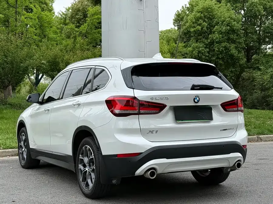 BMW X1 2022 sDrive25Li Leading Edition 2022 — миниатюра 3