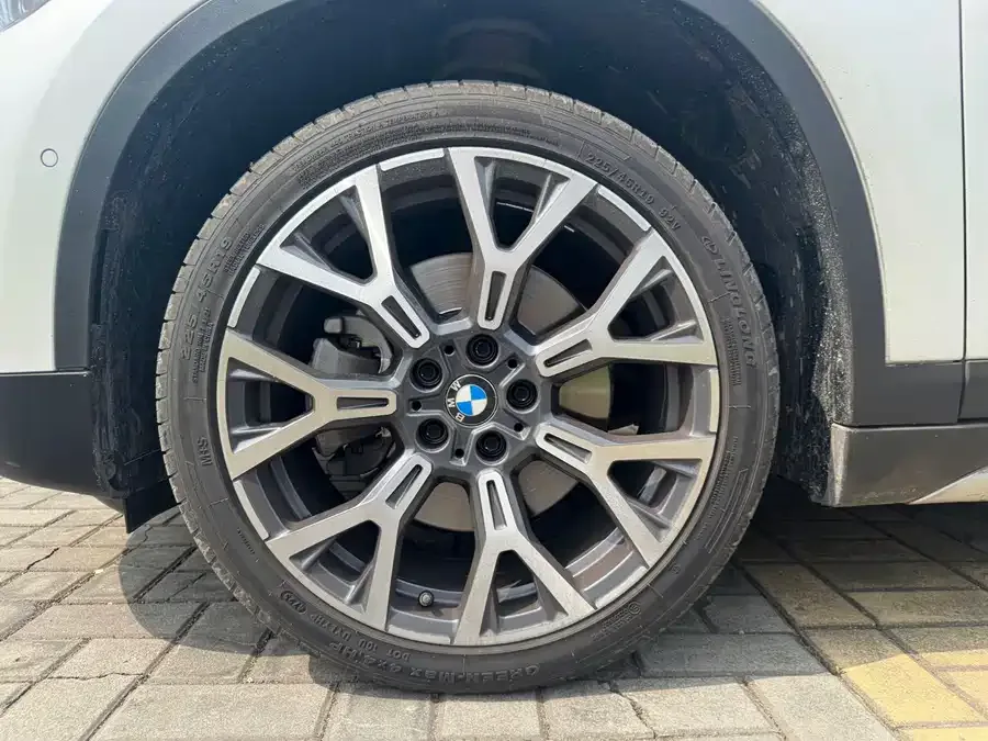 BMW X1 2022 xDrive25Li Exclusive Model 2022 — миниатюра 4