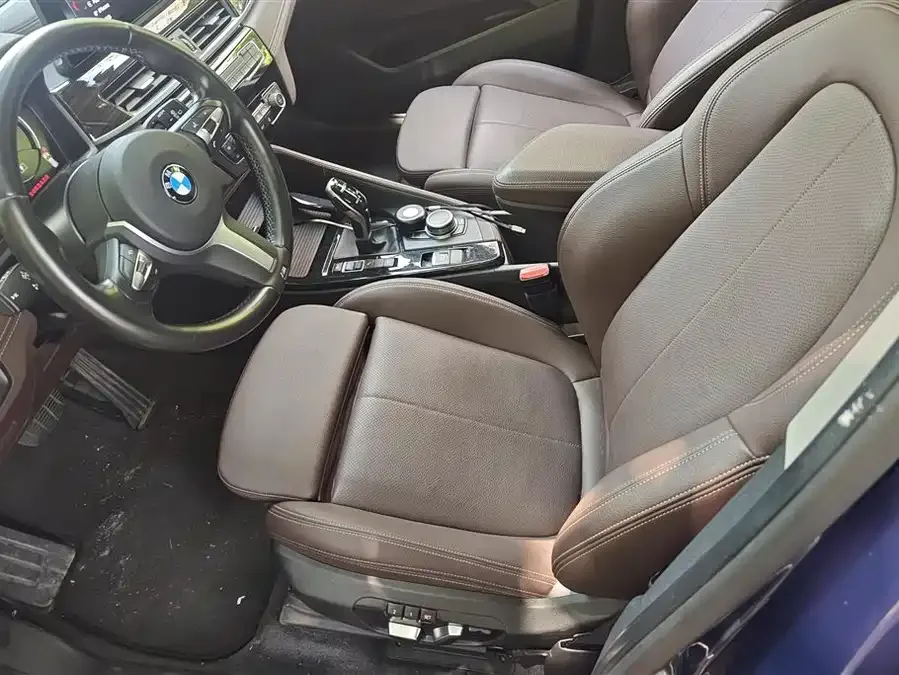 BMW X1 2022 xDrive25Li Exclusive Model 2022 — миниатюра 3