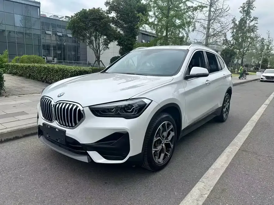 BMW X1 2021 sDrive25Li Leading Edition 2022 — фото 1, купить с доставкой в Москву