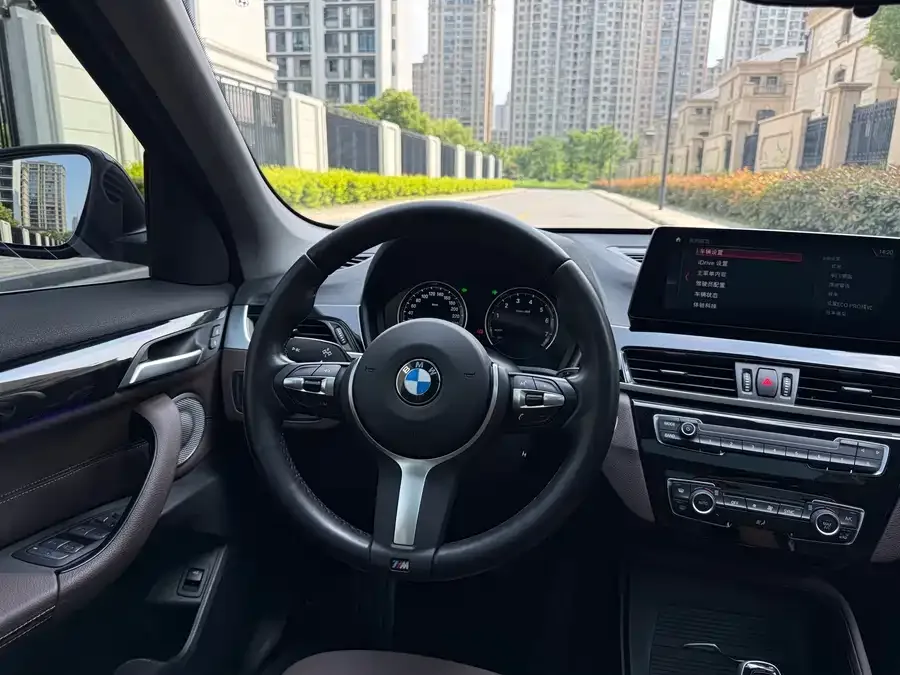 BMW X1 2022 sDrive25Li Leading Edition 2022 — миниатюра 4