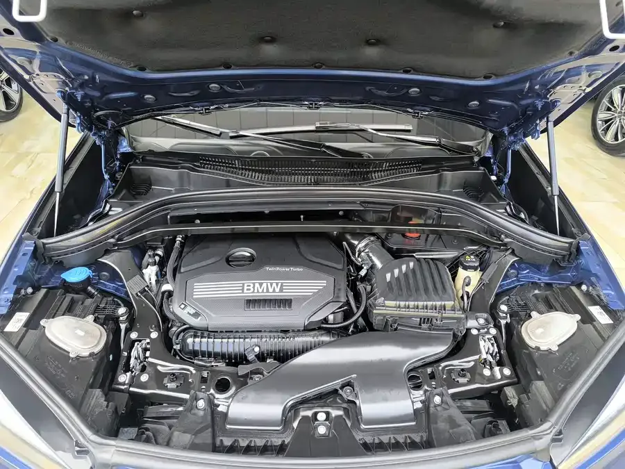BMW X1 2022 sDrive25Li Leading Edition 2022 — миниатюра 5