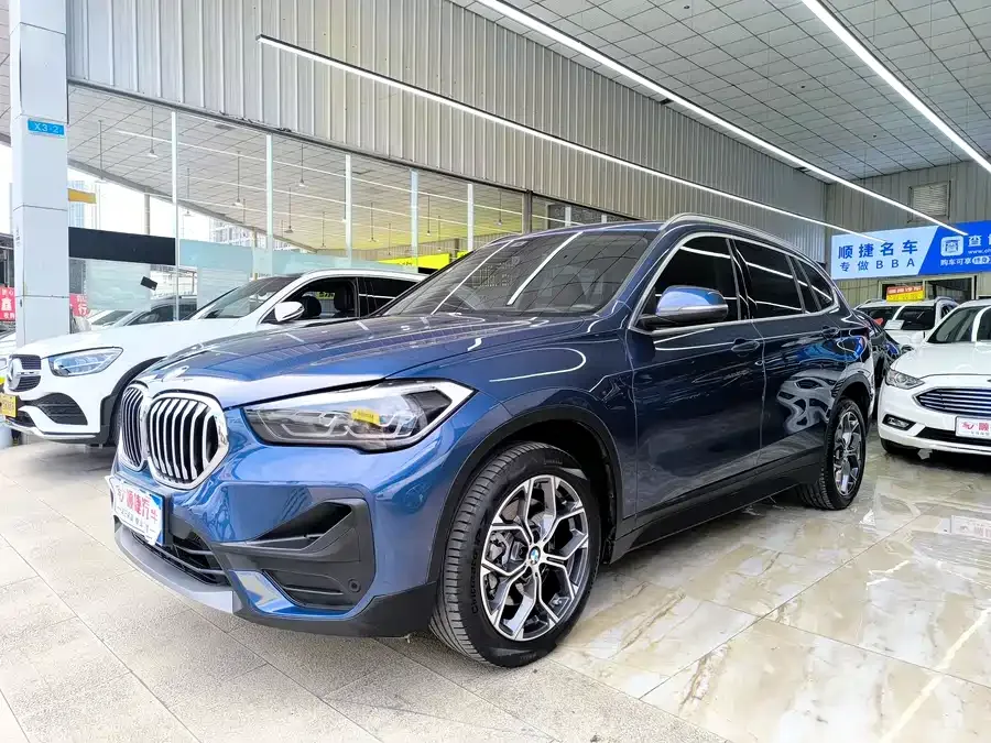 BMW X1 2022 sDrive25Li Leading Edition 2022 — фото 1, купить с доставкой в Москву