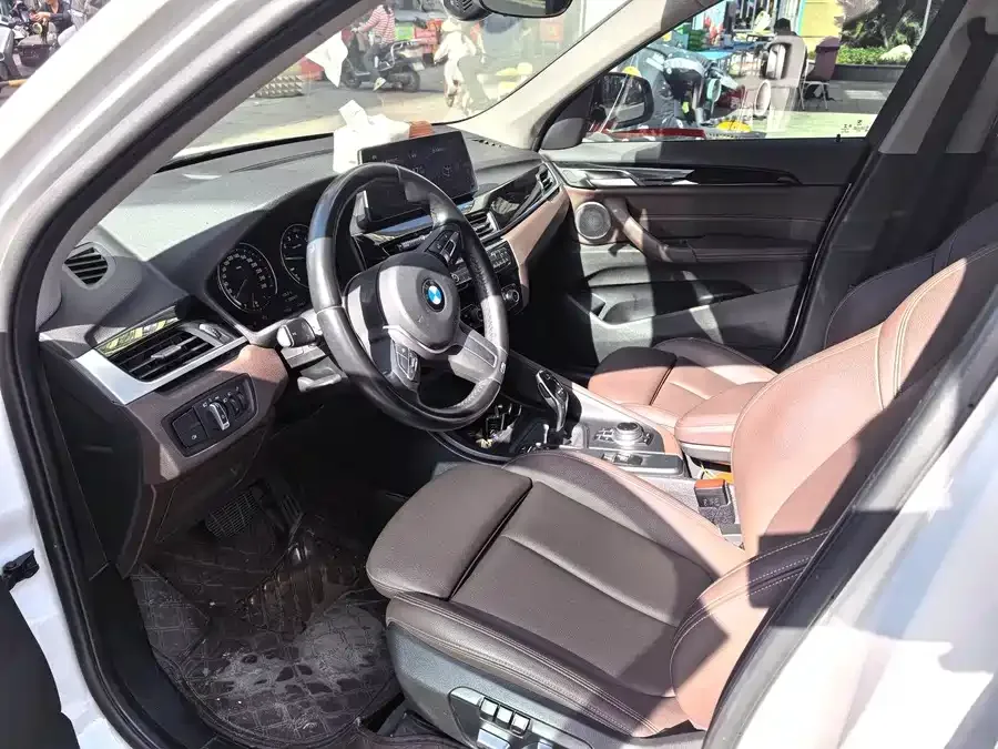 BMW X1 2022 sDrive25Li Leading Edition 2022 — миниатюра 4