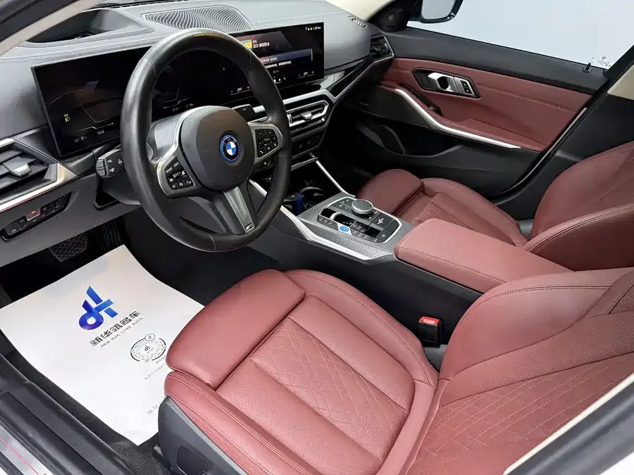BMW i3 2024 eDrive 40 L Night Sport Package 2024 — миниатюра 4