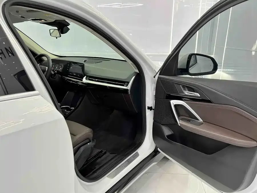 BMW X1 2023 sDrive20Li X Design Package 2023 — миниатюра 4