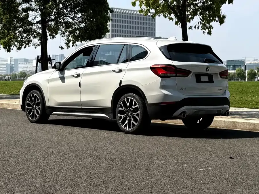 BMW X1 2022 xDrive25Li Exclusive Model 2022 — миниатюра 4