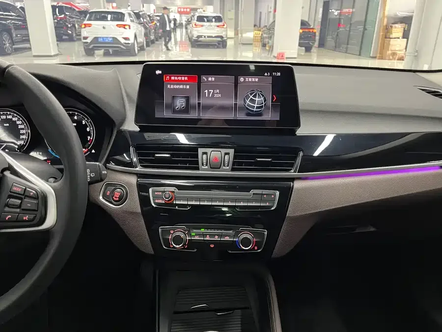 BMW X1 2022 sDrive20Li Fashion Edition 2023 — миниатюра 5