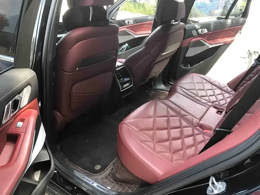 BMW X5 2022 facelift xDrive 40Li M Sport package 2023 — миниатюра 3