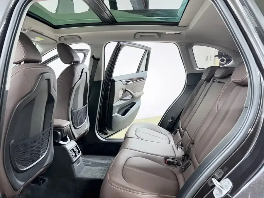 BMW X1 2022 sDrive20Li Exclusive Model 2022 — миниатюра 3