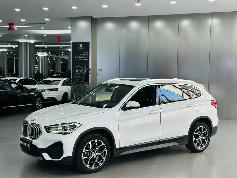 BMW X1 2022 sDrive25Li Leading Edition 2022 — фото 1, купить с доставкой в Москву