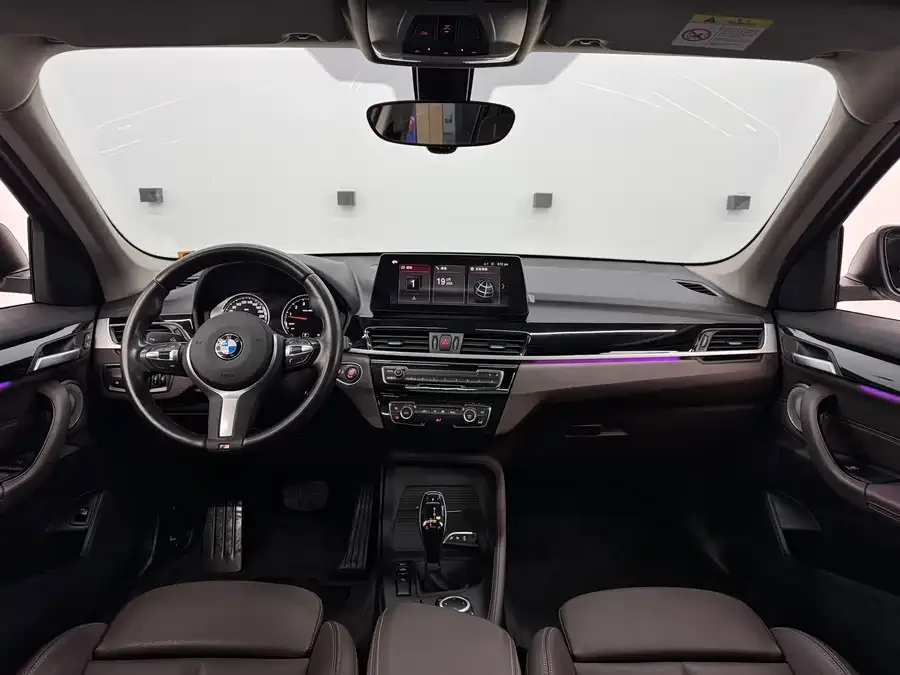 BMW X1 2022 sDrive25Li Leading Edition 2022 — миниатюра 3