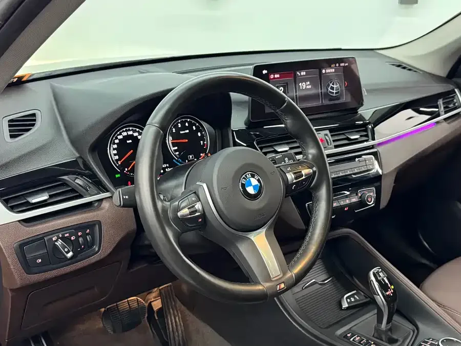 BMW X1 2022 sDrive25Li Leading Edition 2022 — миниатюра 5