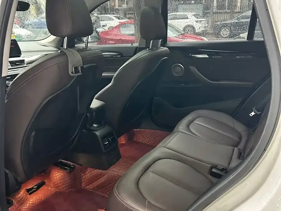 BMW X1 2022 sDrive25Li Leading Edition 2022 — миниатюра 3