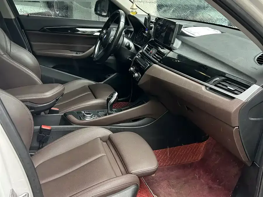 BMW X1 2022 sDrive25Li Leading Edition 2022 — миниатюра 5