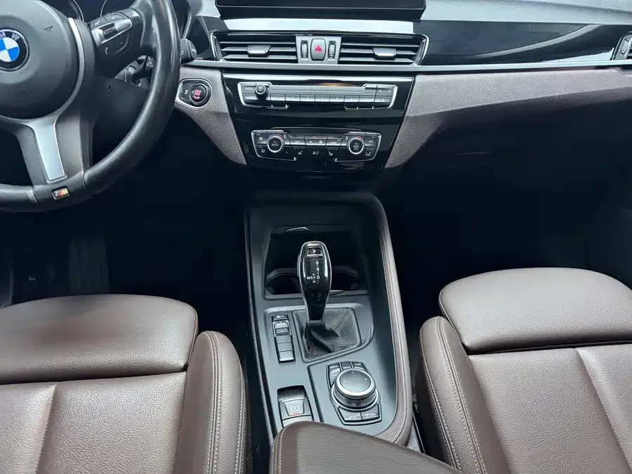 BMW X1 2022 sDrive25Li Leading Edition 2022 — миниатюра 4