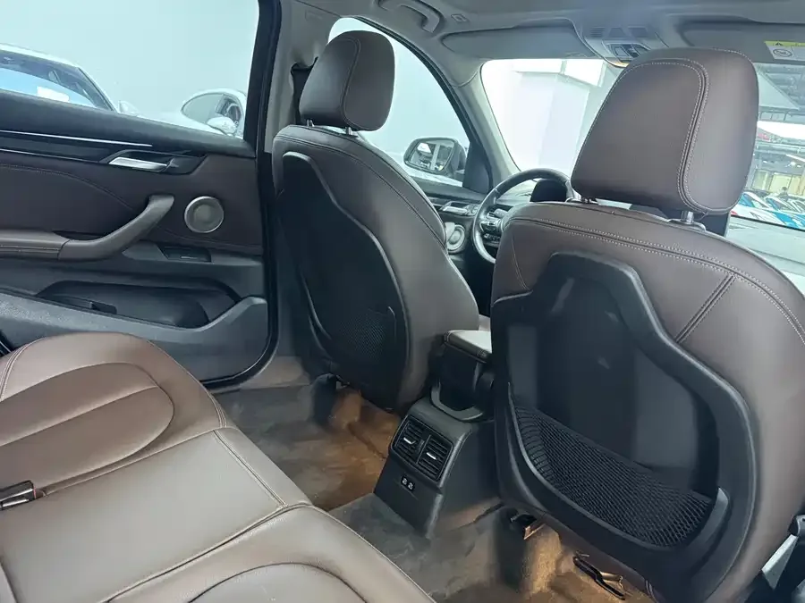 BMW X1 2022 sDrive25Li Leading Edition 2022 — миниатюра 5