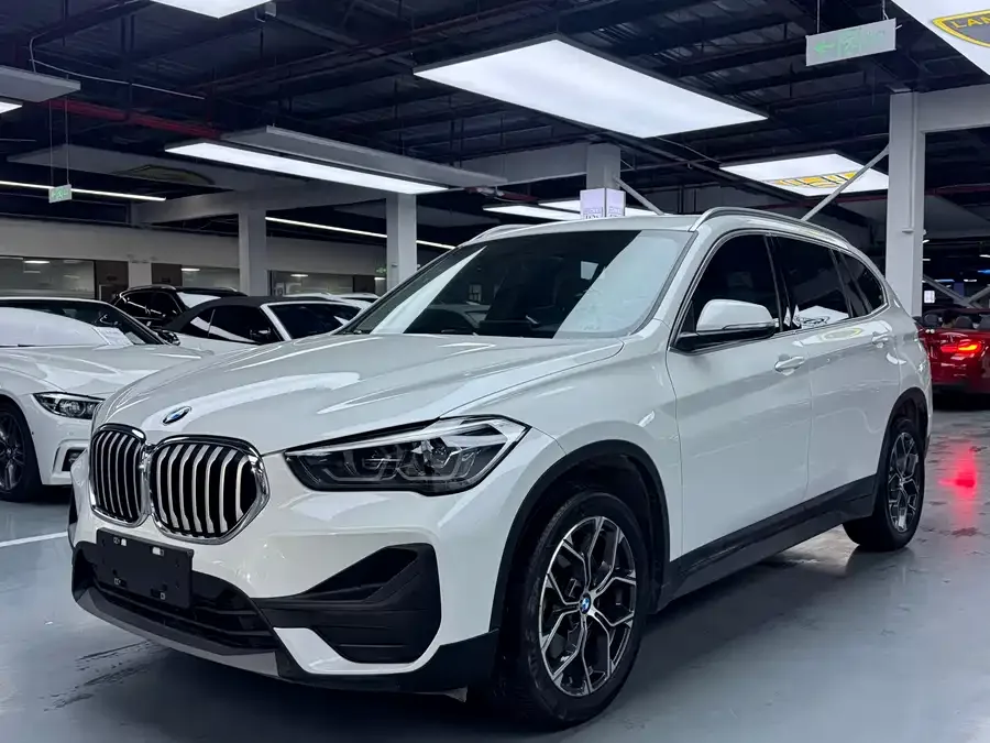 BMW X1 2022 sDrive25Li Leading Edition 2022 — фото 1, купить с доставкой в Москву