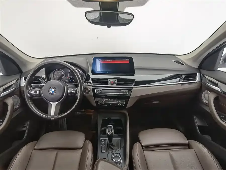 BMW X1 2022 sDrive25Li Leading Edition 2022 — миниатюра 2