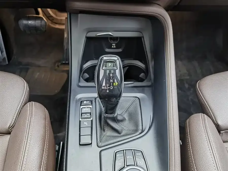 BMW X1 2022 sDrive25Li Leading Edition 2022 — миниатюра 4