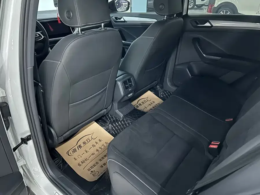 Volkswagen T-Roc T-ROC 2022 280TSI DSG 2WD R-Line Pro PLUS 2022 — миниатюра 2